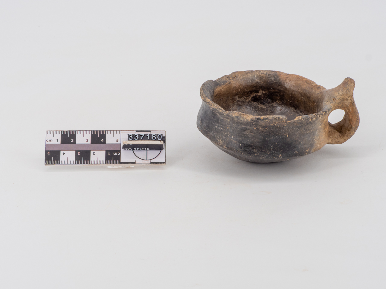 tazza/ attingitoio (PERIODIZZAZIONI/ PROTOSTORIA/ Età del Bronzo)