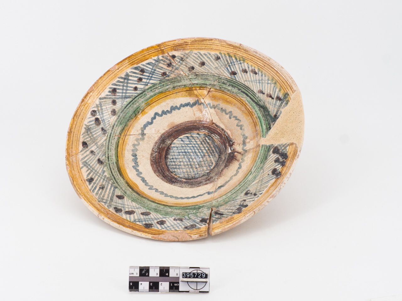 piatto (ca SECOLI/ ARCHI DI SECOLI/ XVI-XVII sec)