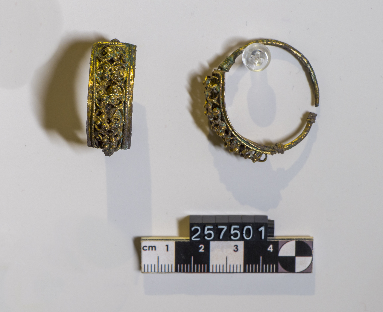 orecchino (ca SECOLI/ ARCHI DI SECOLI/ V-VI)
