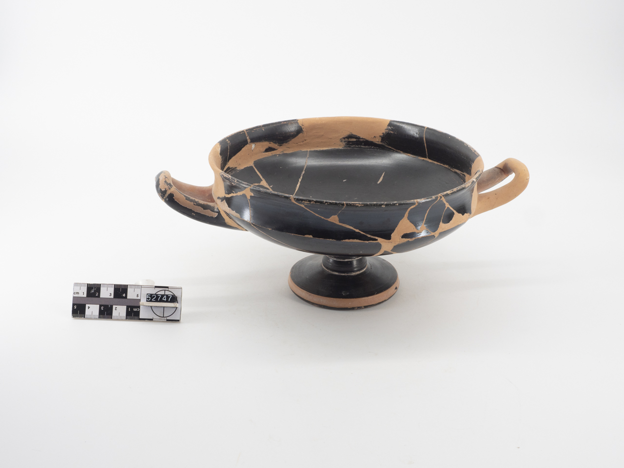kylix, attica tipo C (Bloesch) (SECOLI/ V a.C)