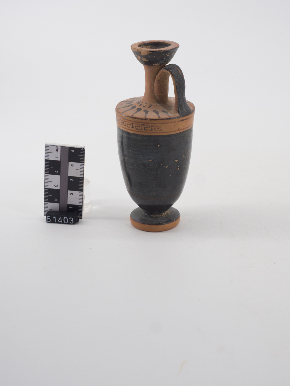 lekythos, vernice nera (SECOLI/ V a.C)
