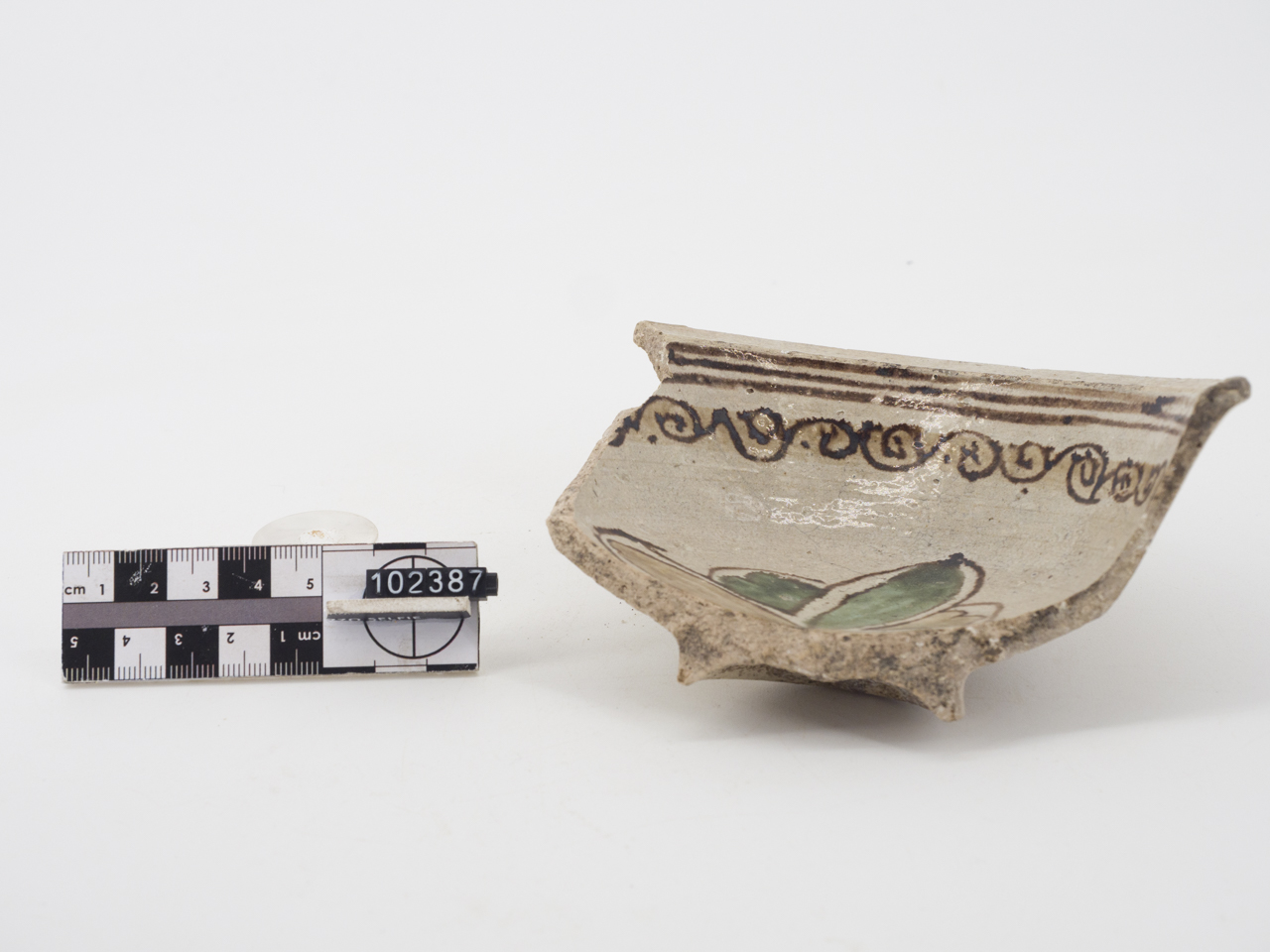 ciotola, emisferica (prima metà SECOLI/ XIII)