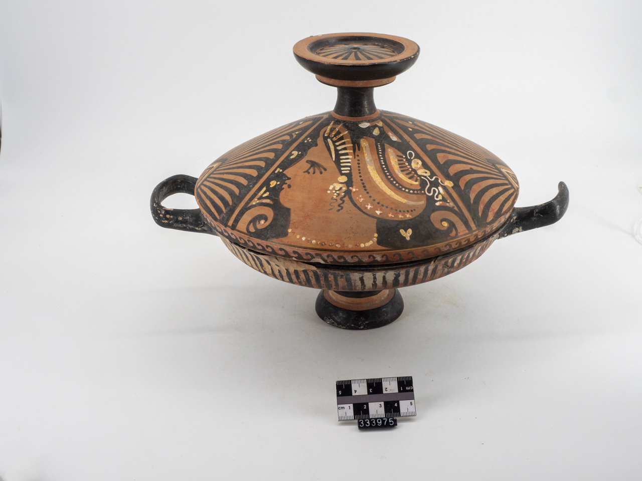 lekanis (fine SECOLI/ VI a.C)