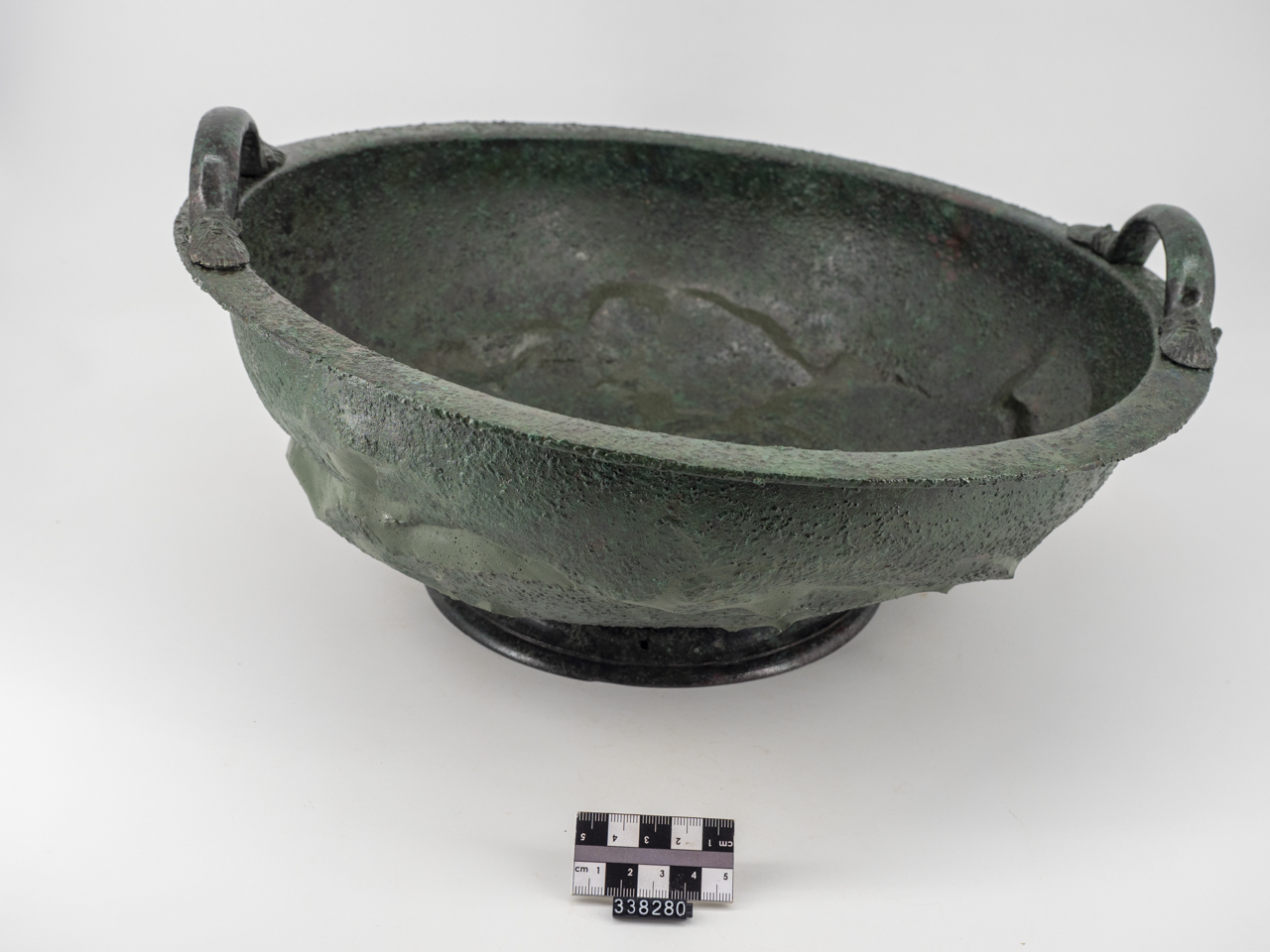 bacile, biansato (SECOLI/ IV a.C)