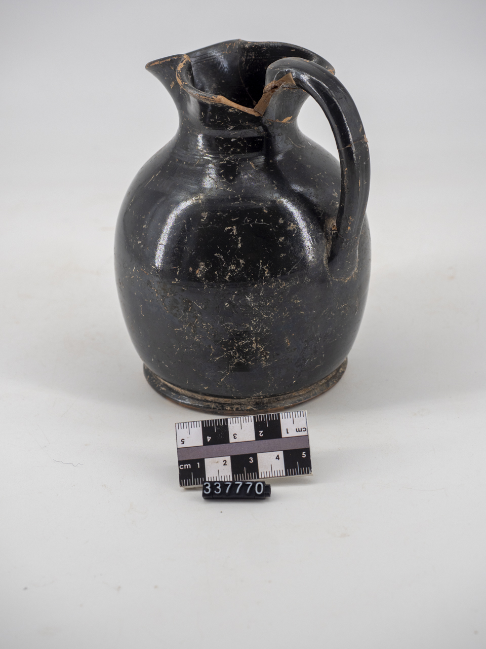 oinochoe (SECOLI/ IV a.C)