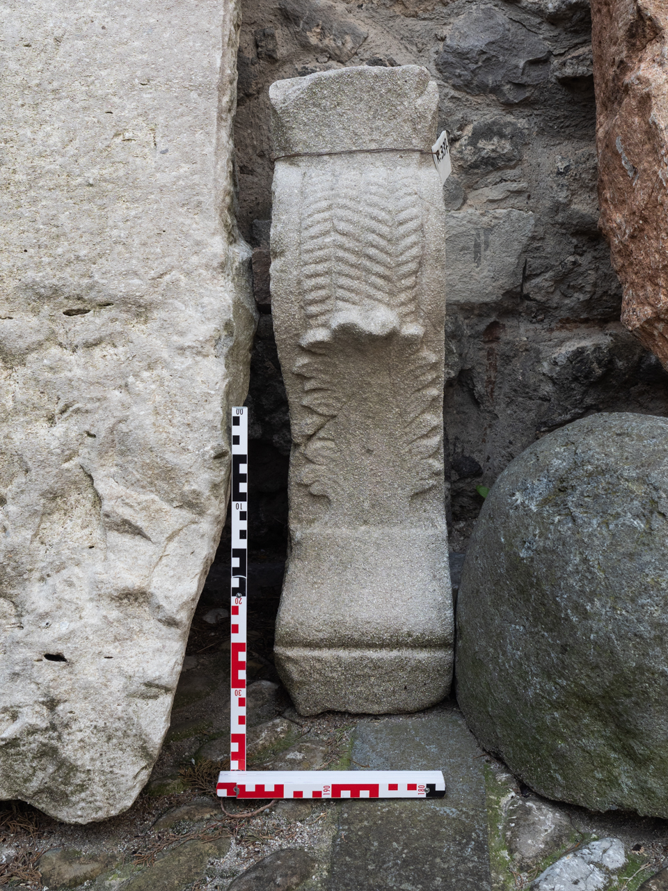 mensola architettonica - bottega Italia meridionale (inizio/ fine XVI-XVII)