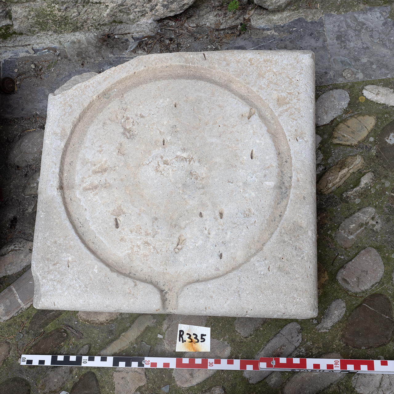 pietra di torchio - ambito Italia meridionale (inizio/ fine XVI-XVII)