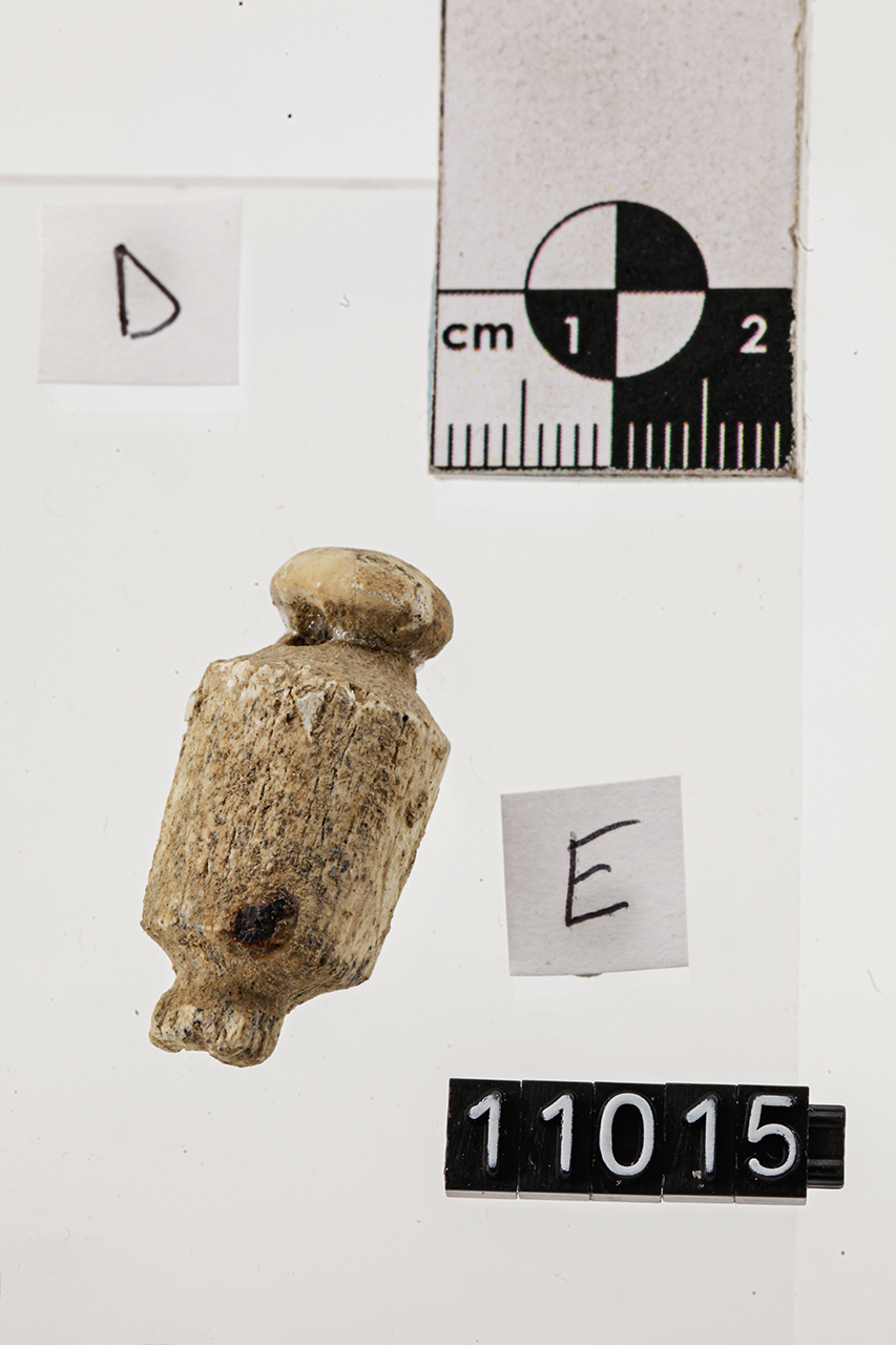 pendente (metà/ metà IV a.C)