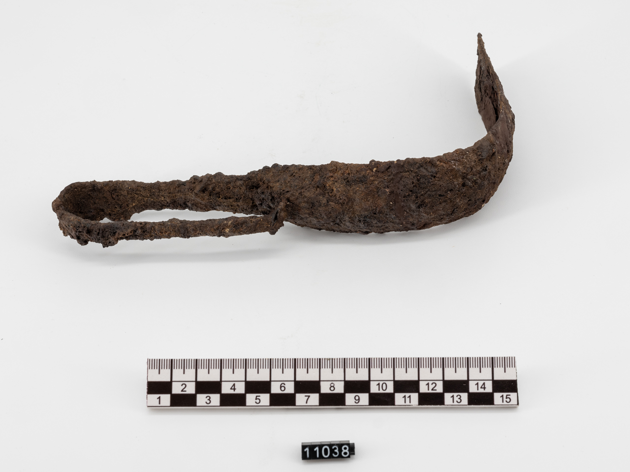 strigile (metà/ metà IV a.C)