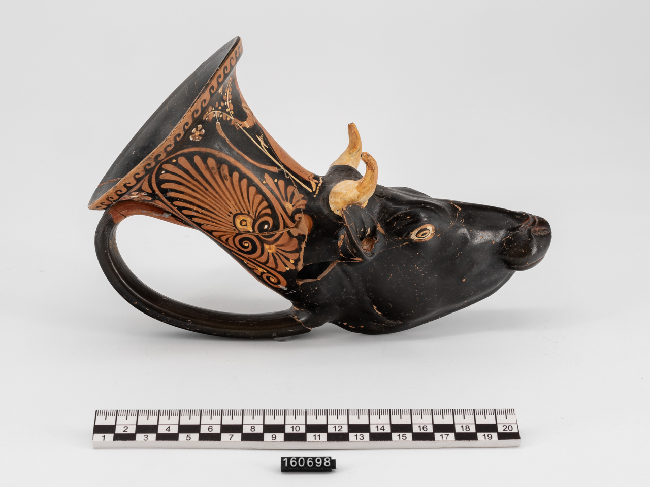 rhyton, Forma III Hoffmann, gruppo A "Main Group" (SECOLI/ IV a.C)