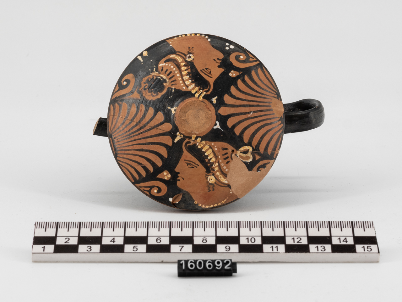 lekanis, Morel 4713; TPS Group del Trendall (SECOLI/ IV a.C)