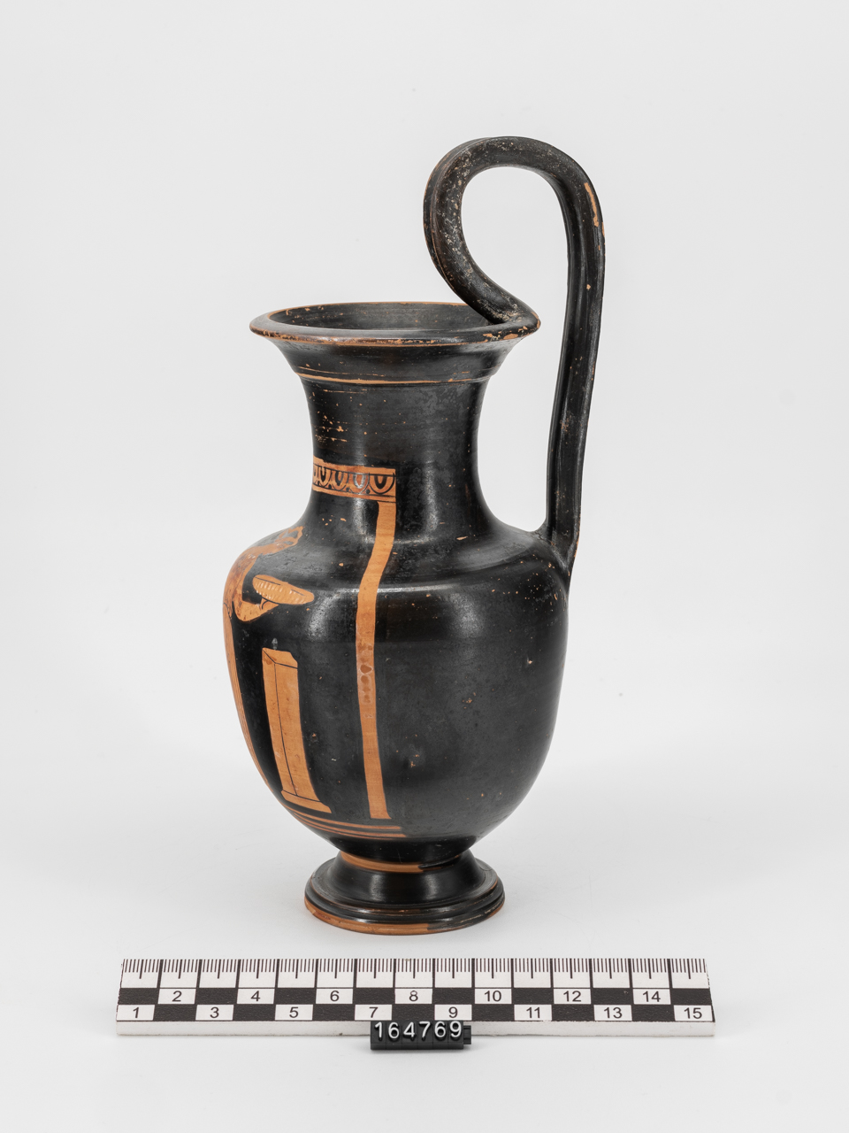 brocca, Produzione apula (primo quarto SECOLI/ IV a.C)