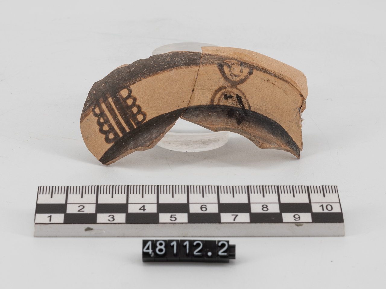 frammento/ parete - Miceneo IIIB2-IIIC1 (PERIODIZZAZIONI/ PROTOSTORIA/ Età del Bronzo/ Età del Bronzo recente)