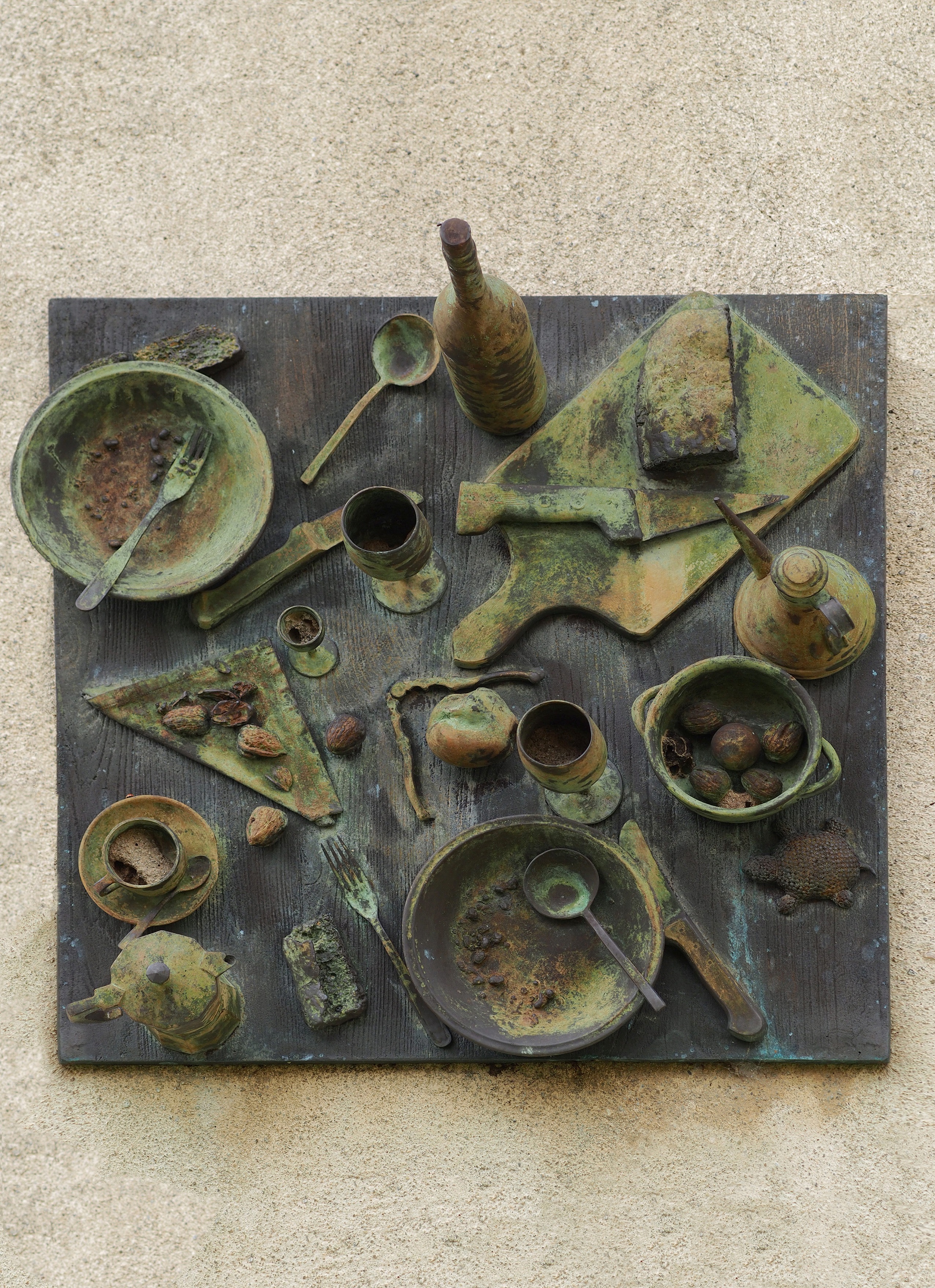 Pranzo eterno. Tableau piège (installazione ambientale) di Spoerri Daniel (XX)