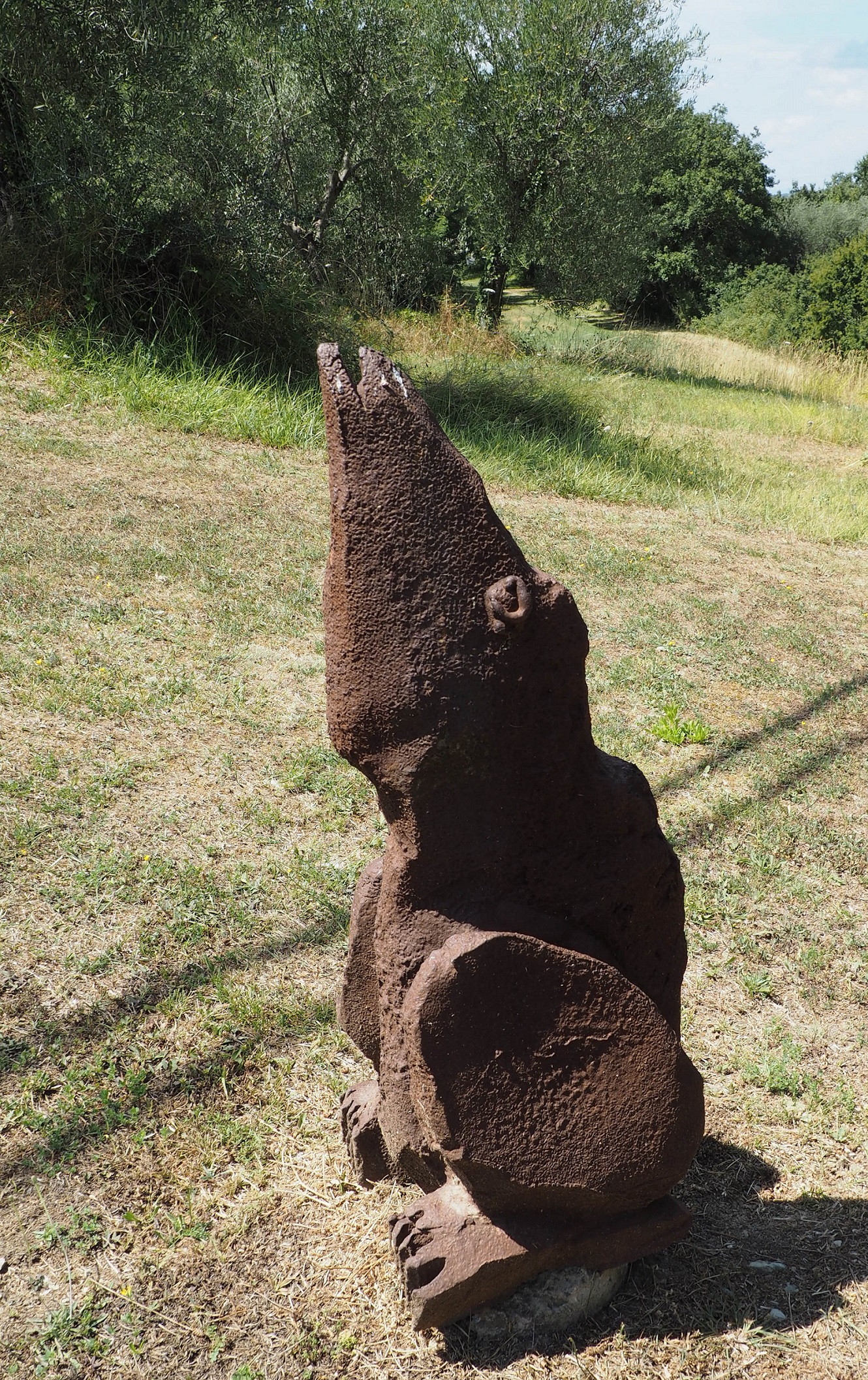 Les nains diaboliques protègent les oliviers et Dadanier (installazione ambientale) di Dietman Erik (XX)