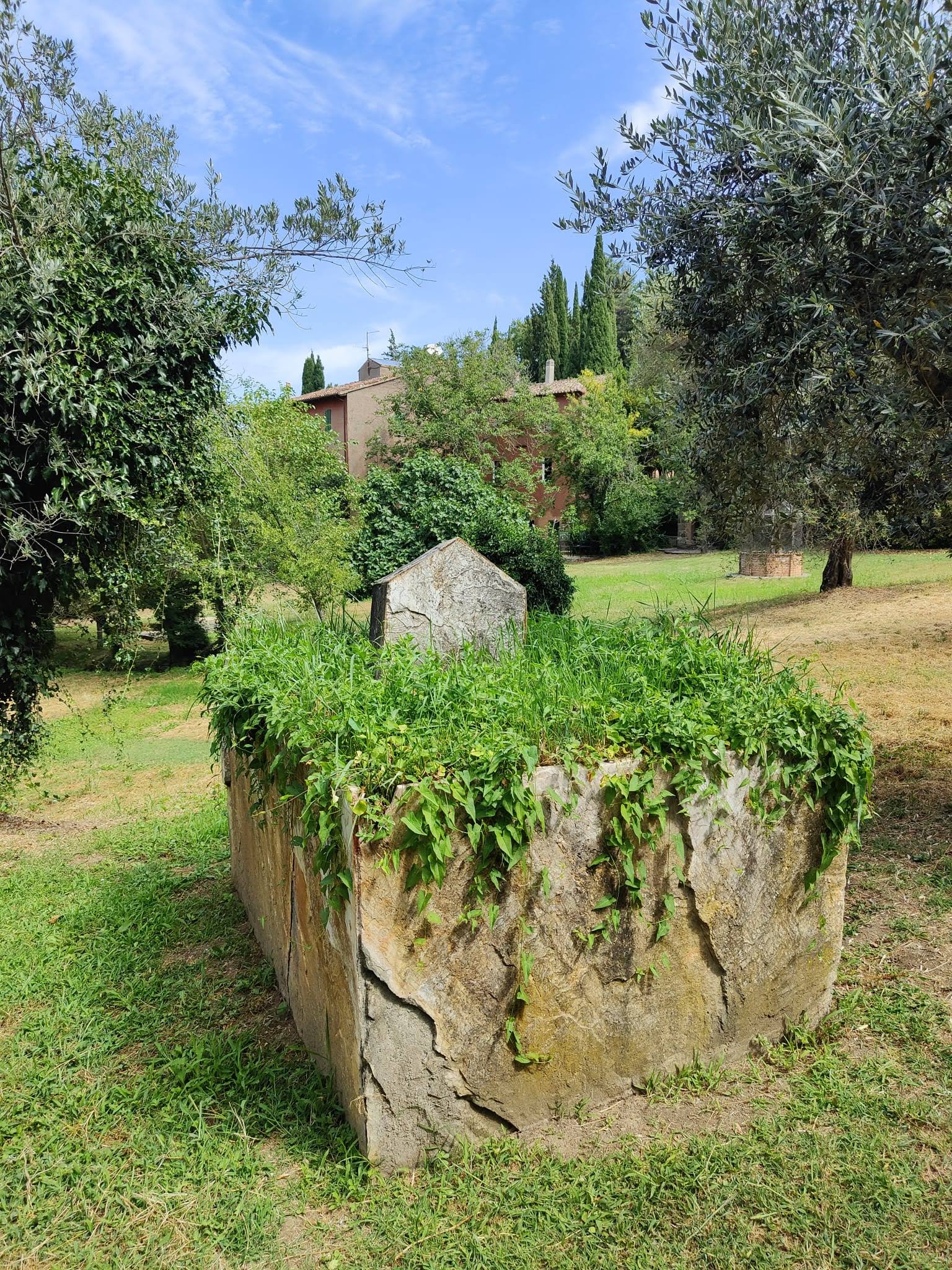 Poeticamente abita l’uomo (installazione ambientale) di Pompili Graziano (XXI)