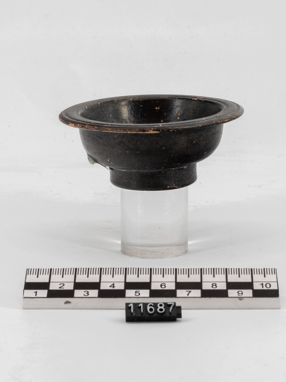 ciotola - produzione italiota (seconda metà IV a.C)