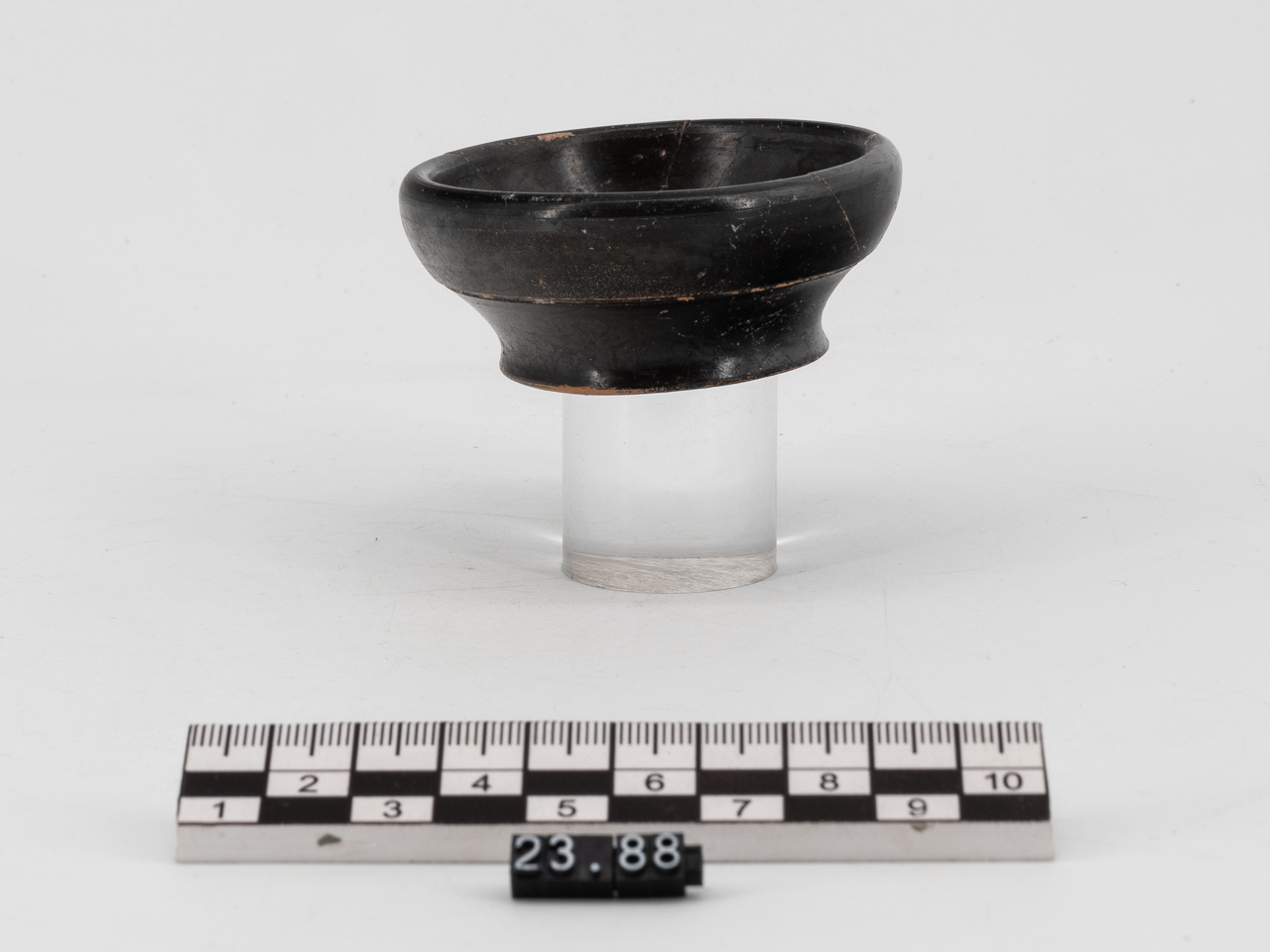 ciotola - produzione italiota (seconda metà IV a.C)