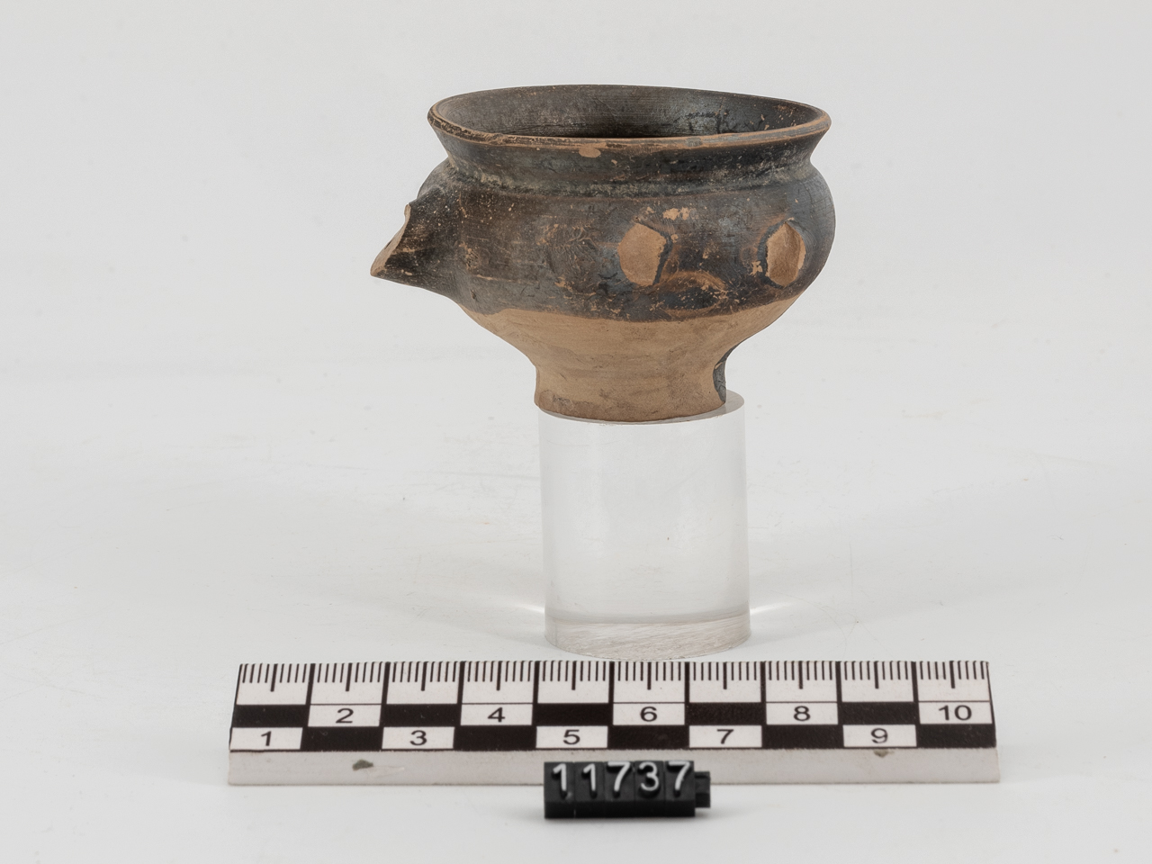 tazza/ poppatoio - produzione locale (seconda metà IV a.C)