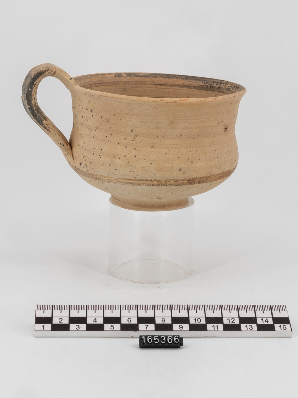 tazza/ monoansata - produzione peuceta (V a.C)