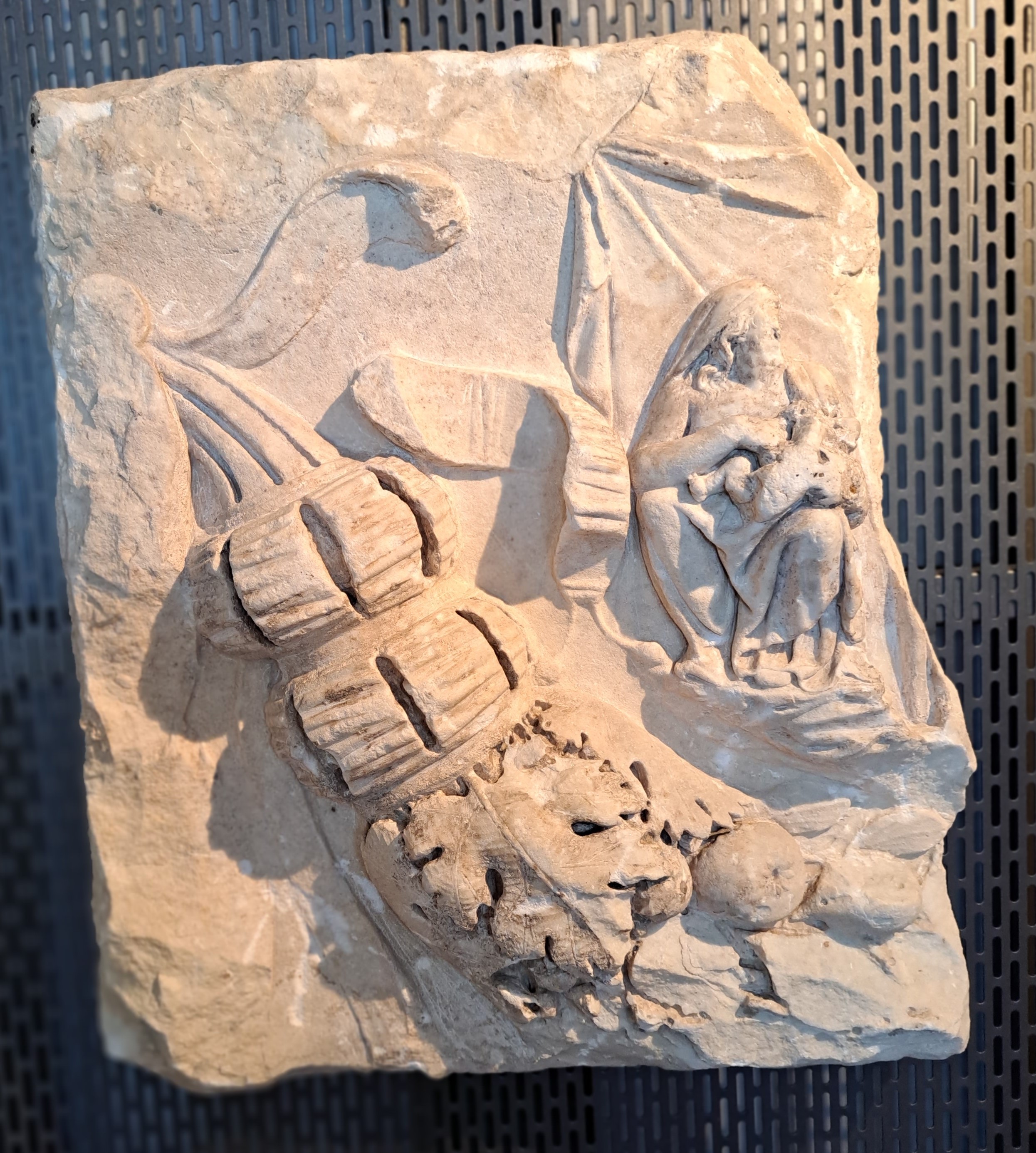 rilievo, frammento - ambito laziale (prima metà XVI)