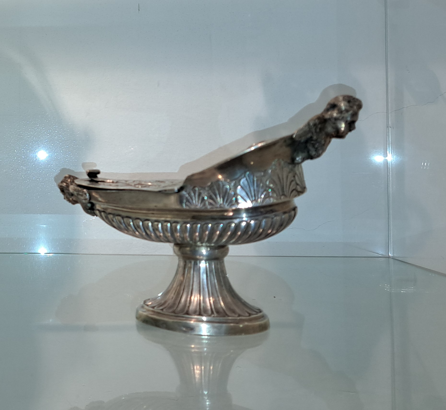 navicella portaincenso - ambito partenopeo (anni trenta XIX)