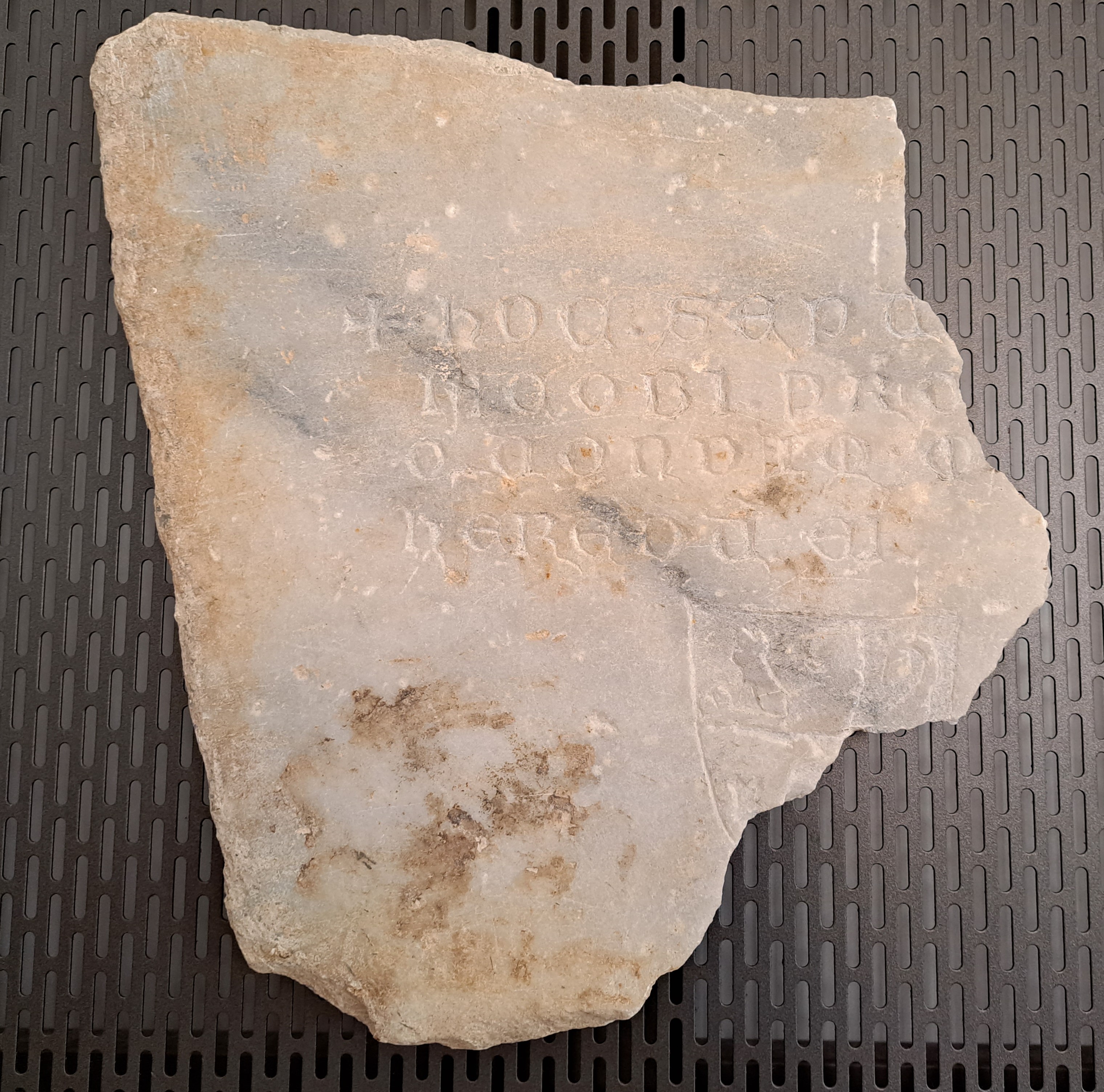 lapide tombale - ambito laziale (XIV)