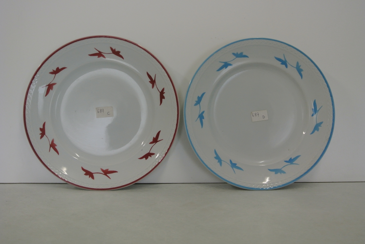 piatto piano, coppia - ambito friulano (terzo quarto sec. XX)