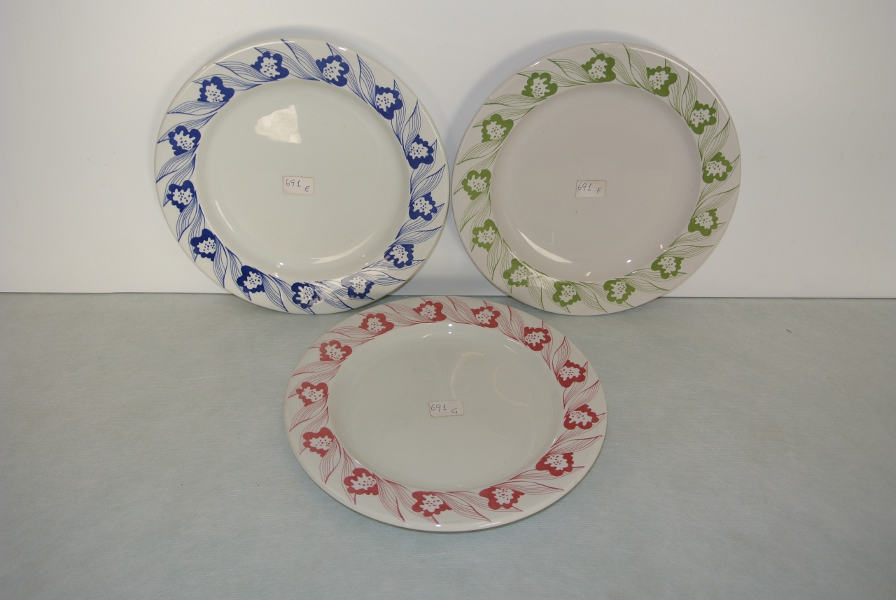 piatto piano, serie - ambito friulano (seconda metà sec. XX)