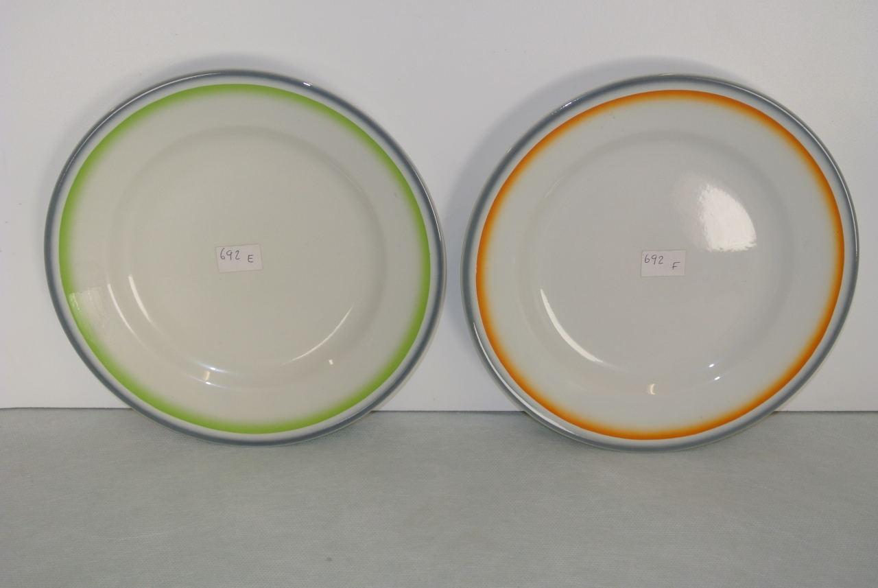 piatto piano, coppia - ambito friulano (seconda metà sec. XX)