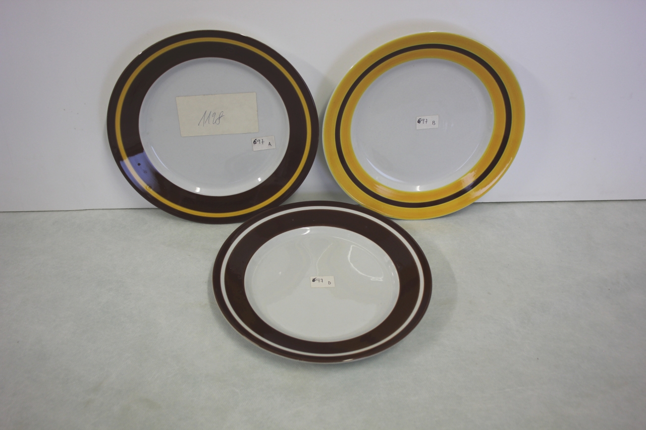 piatto piano, serie - ambito friulano (seconda metà sec. XX)