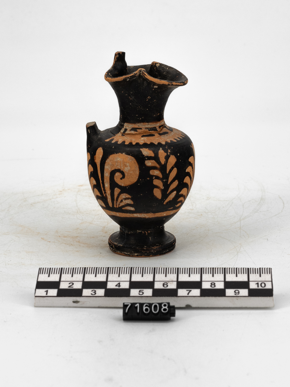 oinochoe (SECOLI/ IV a.C)