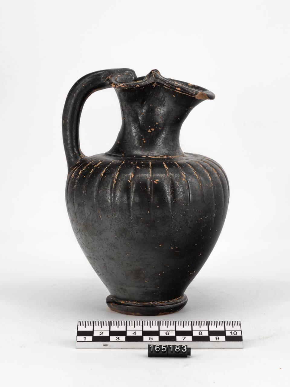 oinochoe (inizio SECOLI/ IV a.C)