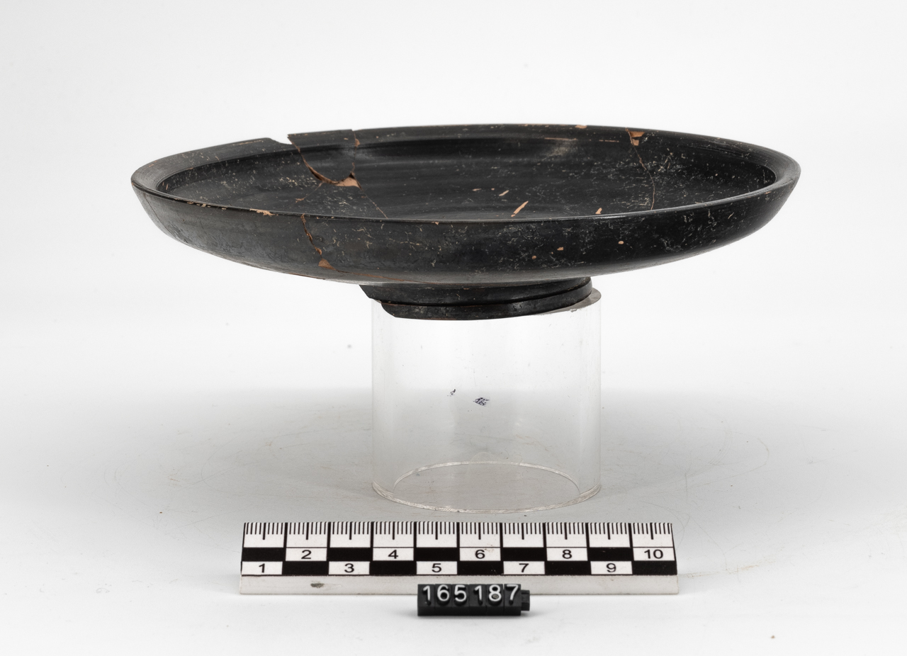 piatto (inizio SECOLI/ IV a.C)