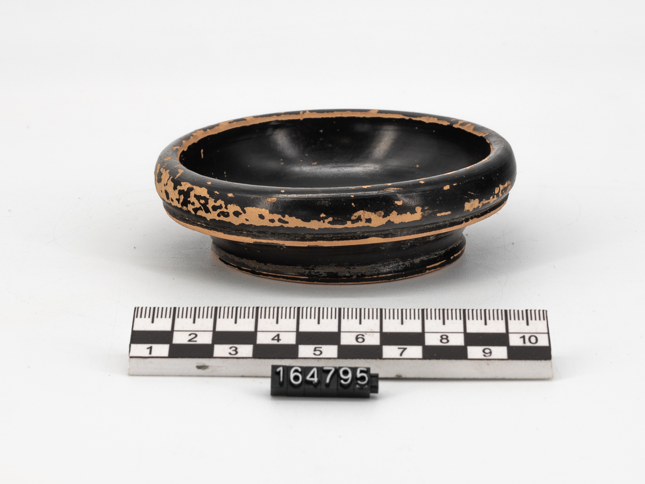 ciotola (metà SECOLI/ IV a.C)