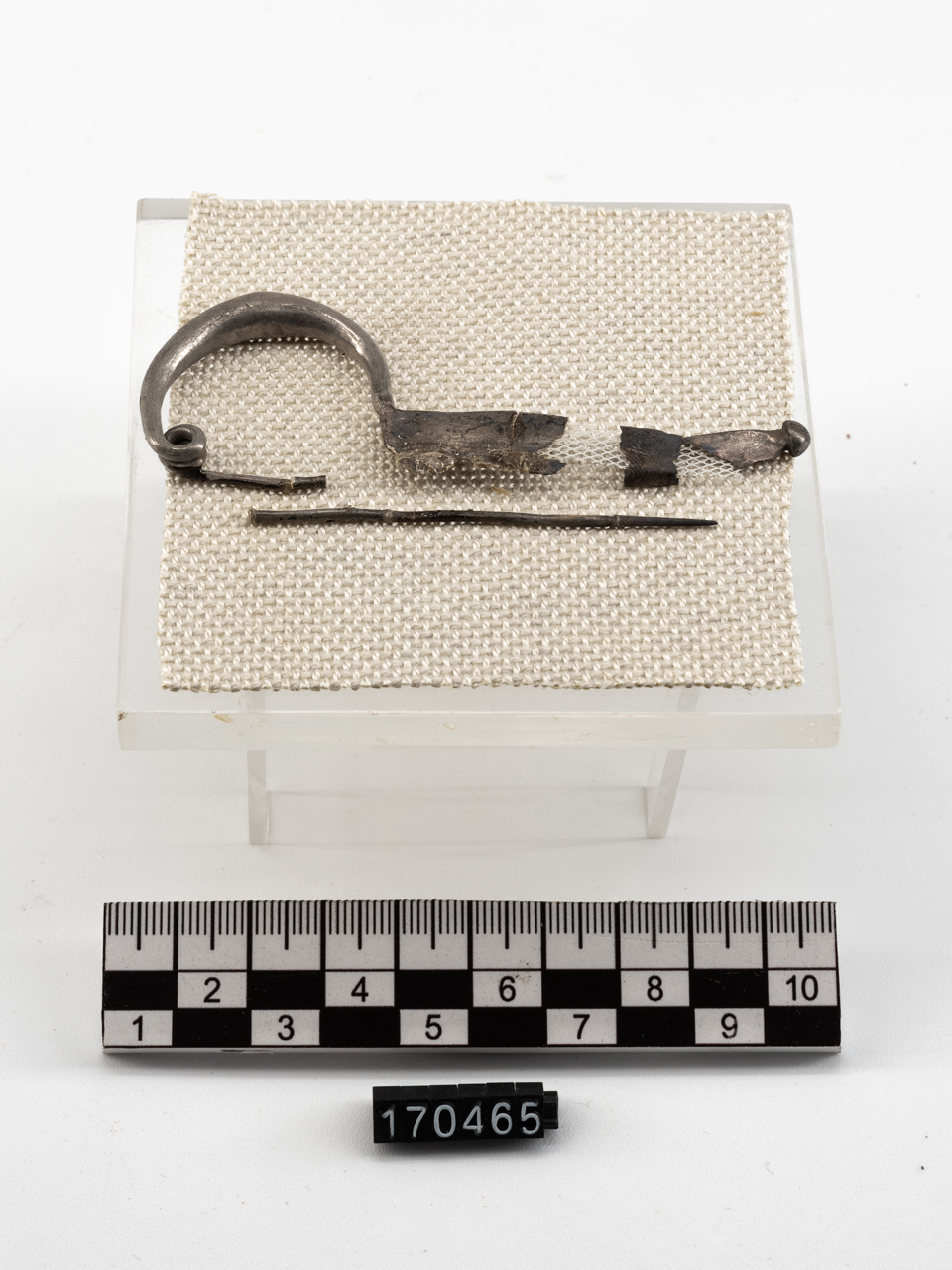 fibula/ a navicella (prima metà SECOLI/ VI a.C)