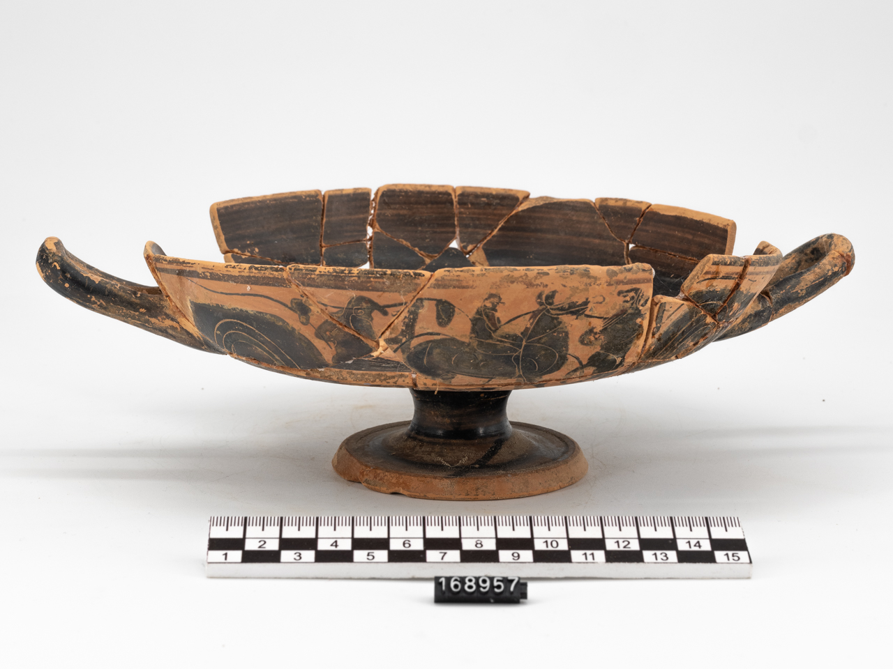 kylix - lucano (SECOLI/ VI a.C)