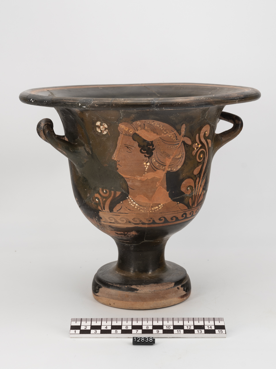 cratere/ a campana - lucano (SECOLI/ IV a.C)