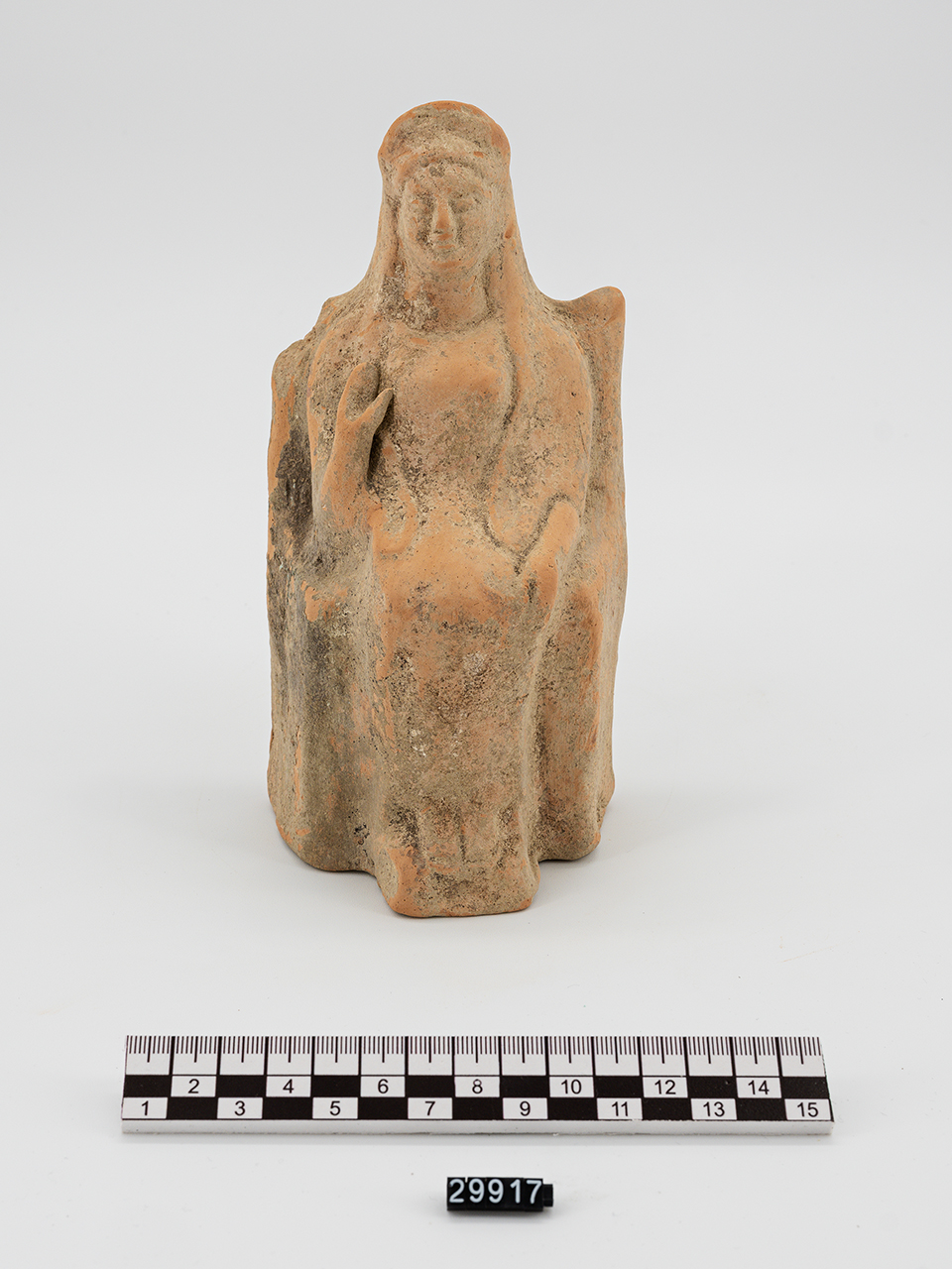Figura femminile in trono (statua/ femminile) (inizio V a.C)