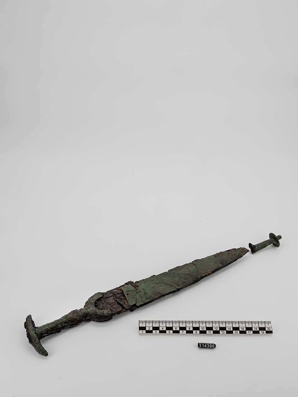 spada/ con fodero (VIII a.C)