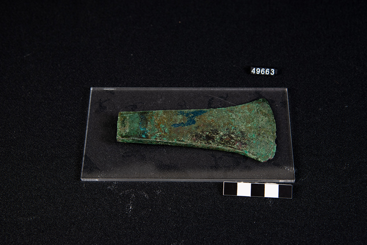 ascia - Produzione peuceta (SECOLI/ VIII a.C)