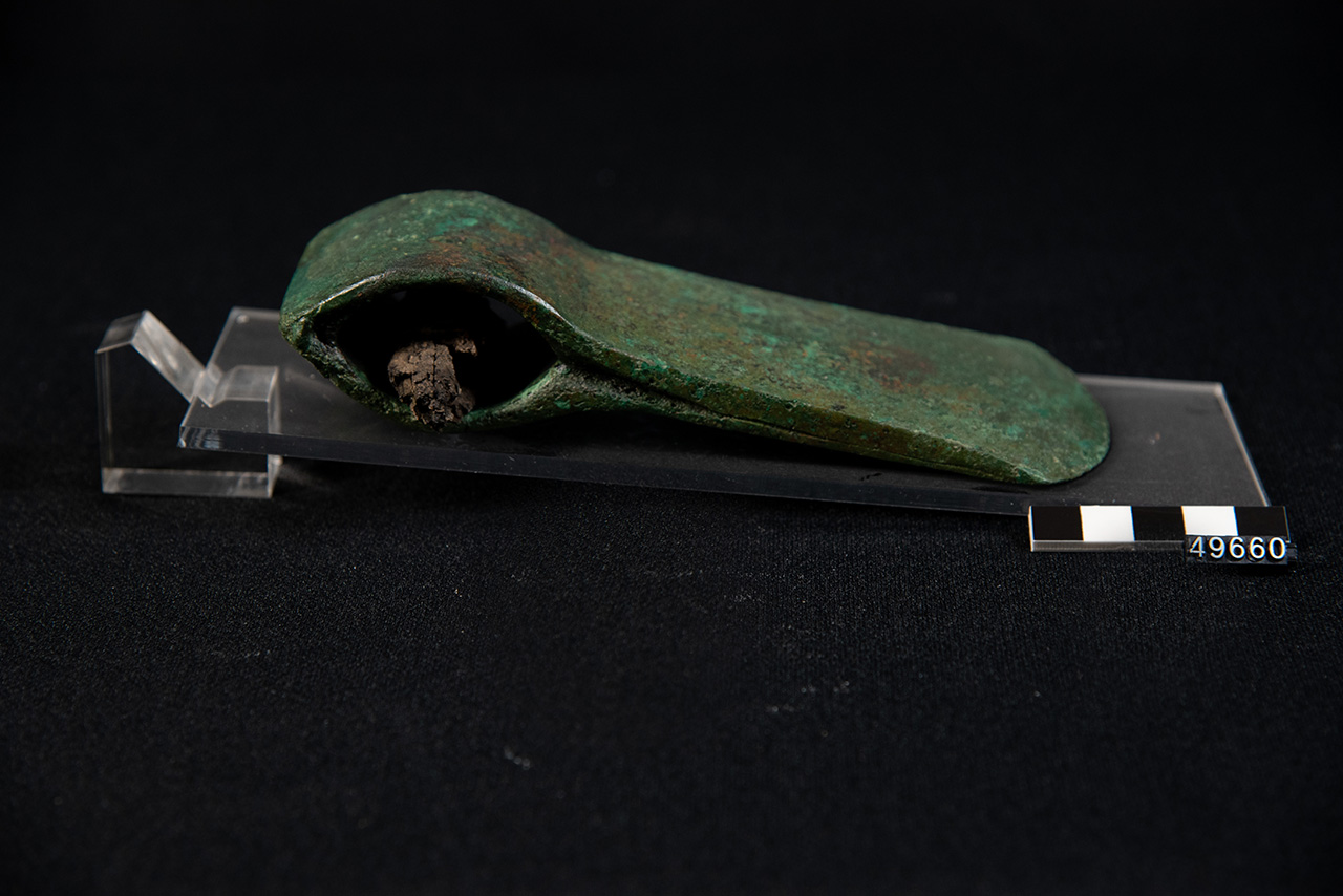 ascia - Produzione peuceta (SECOLI/ VIII a.C)