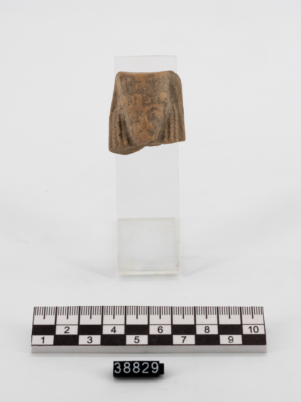 statuetta/ femminile - arcaico-orientalizzante (inizio SECOLI/ VI a.C)