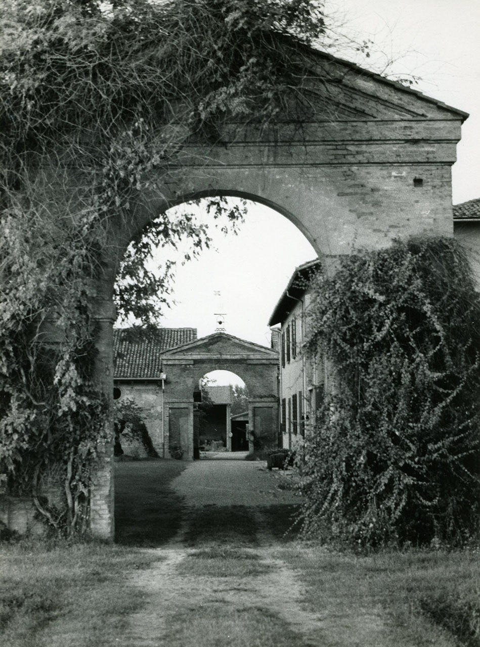 Emilia Romagna - Bologna – Bentivoglio - Castagnolo Minore - Borgo La Ringhiera (positivo, insieme completo) di Circolo fotografico bolognese (XX)