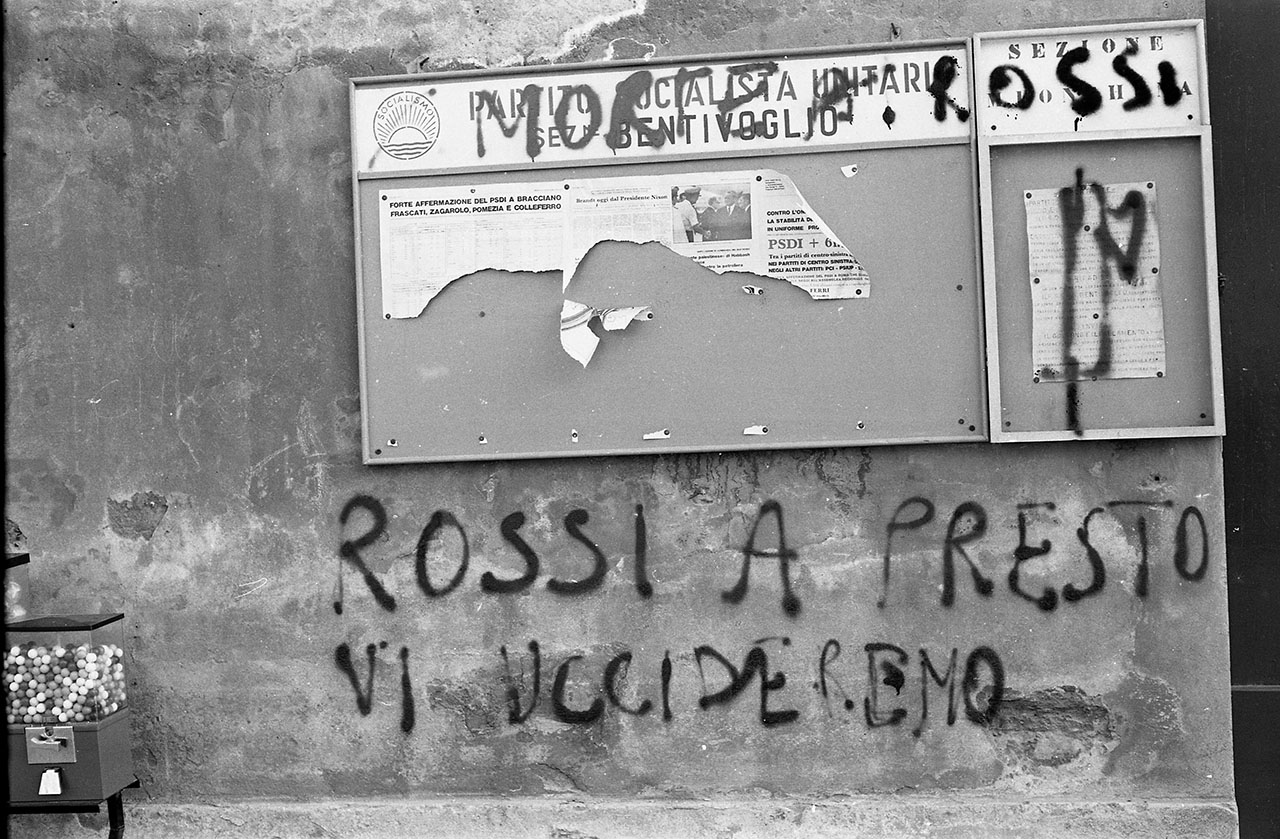 Neofascismo - Scritte murali (negativo, insieme) di Pondrelli, Bruno (XX)