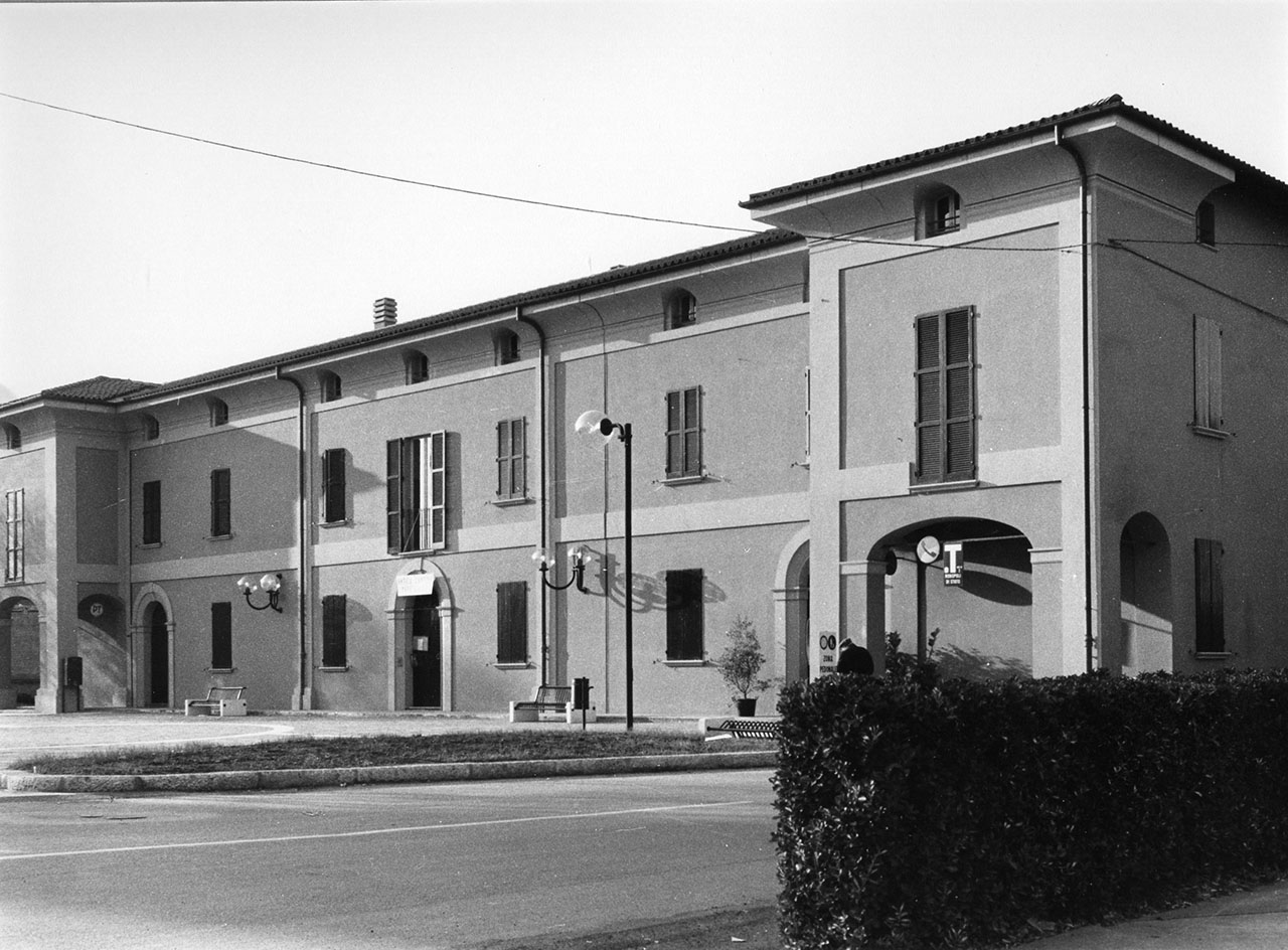 Edilizia residenziale - Palazzi - Palazzo Marescalchi (positivo, insieme completo) di Circolo fotografico bolognese (XX)
