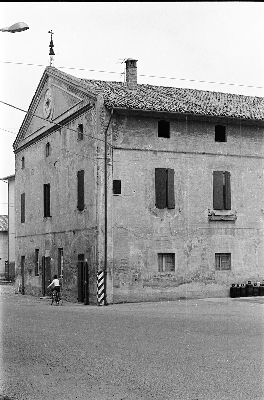 Emilia Romagna - Bologna - Bentivoglio - Palazzo dell'Orologio (negativo, insieme) di Pondrelli, Bruno (XX, XX)