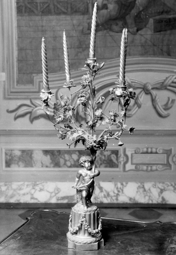 elementi decorativi vegetali con rocchio di colonna e putto (candeliere) - bottega francese (XIX)