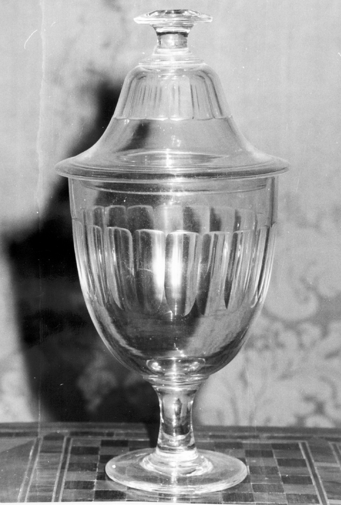 motivi decorativi geometrici (vaso) - manifattura inglese (XX)