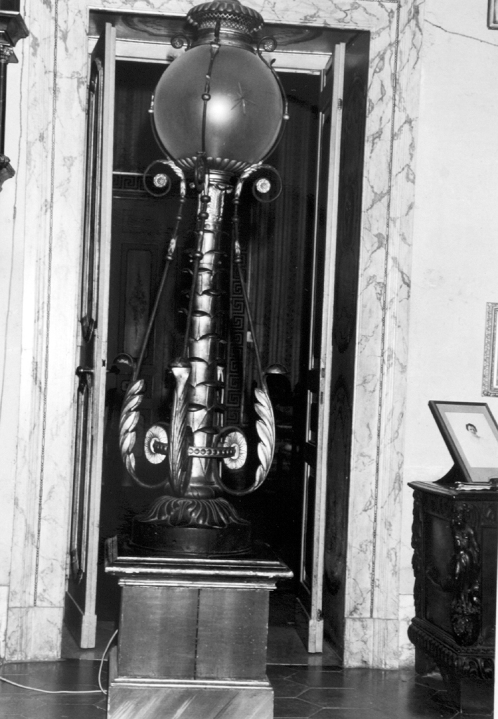 elementi decorativi vegetali (lampada) - produzione italiana (XIX)